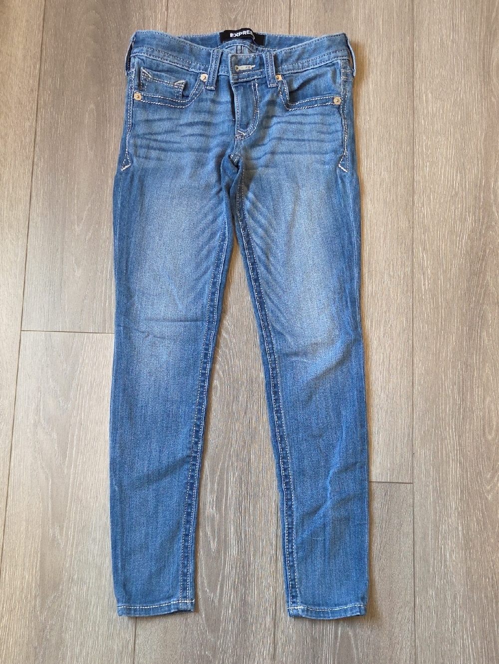 Express Skinny Jeans in Medium Blue Wash - Size OS